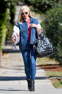 56036662_hqcelebcorner-8.jpg