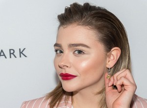 56266112_chloe-moretz-15.jpg