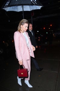 56275772_56271220_hqcelebcorner-17.jpg