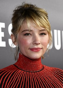 56361085_haley-bennett-1.thumb.jpg.5b898201b8cd53a832c42e962e6a4944.jpg