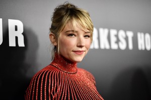 56361179_haley-bennett-8.thumb.jpg.df261633a0c6397d58508168c9098d9b.jpg