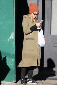 56626011_kate-mara-3.jpg