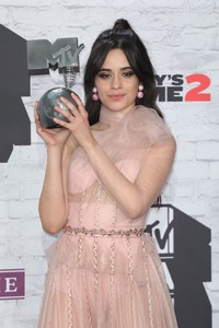 56712392_camila-cabello-mtv-europe-music-awards-2017-in-london-15.jpg