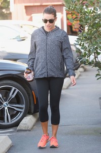 56742098_hqcelebcorner-13.jpg
