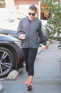 56742112_hqcelebcorner-15.jpg