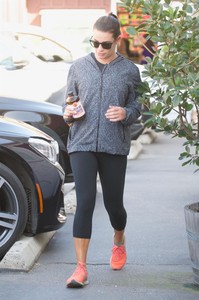 56742136_hqcelebcorner-18.jpg