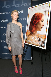 56782721_saoirseronan_ladybirdscreening_varietyscreening-4.thumb.jpg.28d449dca5a7f800b921528385cb0144.jpg