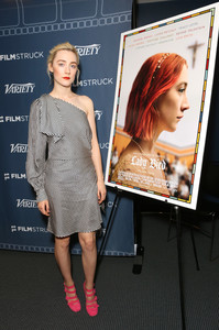 56782727_saoirseronan_ladybirdscreening_varietyscreening-5.thumb.jpg.1d3f4be9f8699b46258de490f952a524.jpg