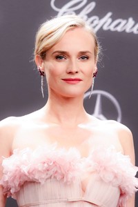 57331810_dianekruger_2017bambiawards-1.jpg