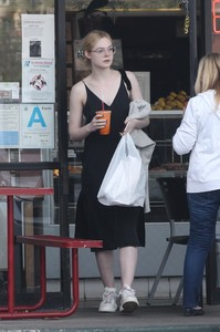 57460504_elle-fanning-9.jpg