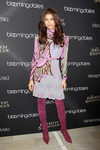 57528902_zendayacoleman_bloomingdalegreatholidaywindowunveiling-10.jpg