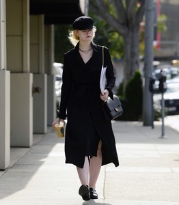 58017669_elle-fanning-10.jpg