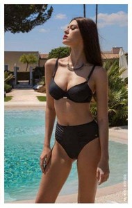 lisca swim_Page_13_Image_0001.jpg