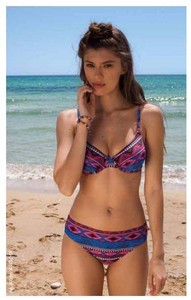 lisca swim_Page_21_Image_0001 (2).jpg