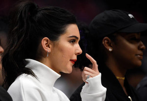 Kendall Jenner attends the basketball game between Los Angeles Clippers and Memphis Grizzlies at Staples Center November 4 2017, in Los Angeles, California 2.jpg