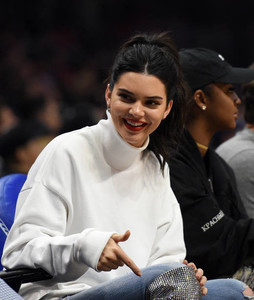 Kendall Jenner attends the basketball game between Los Angeles Clippers and Memphis Grizzlies at Staples Center November 4 2017, in Los Angeles, California 3.jpg