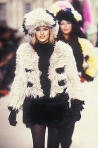 5_chanel-fw-1994-19_html.thumb.JPEG.4da2e5caefd93546826b8594291aeee9.JPEG