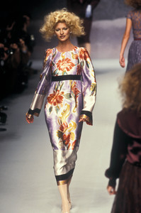 5_chloe-fw-1995-6_html.thumb.JPEG.fc491b9ce6ed002e0f58f099279a64a4.JPEG