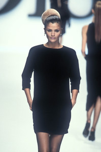 5_christian-dior-fw-1996-6_html.thumb.JPEG.a39fd76eb3f6d09dffe74e77ac1f0af5.JPEG