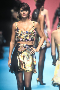 5_christian-lacroix-ss-1995-6_html.thumb.JPEG.33e6e32a6e9aa26b6c633f75c68b31c4.JPEG