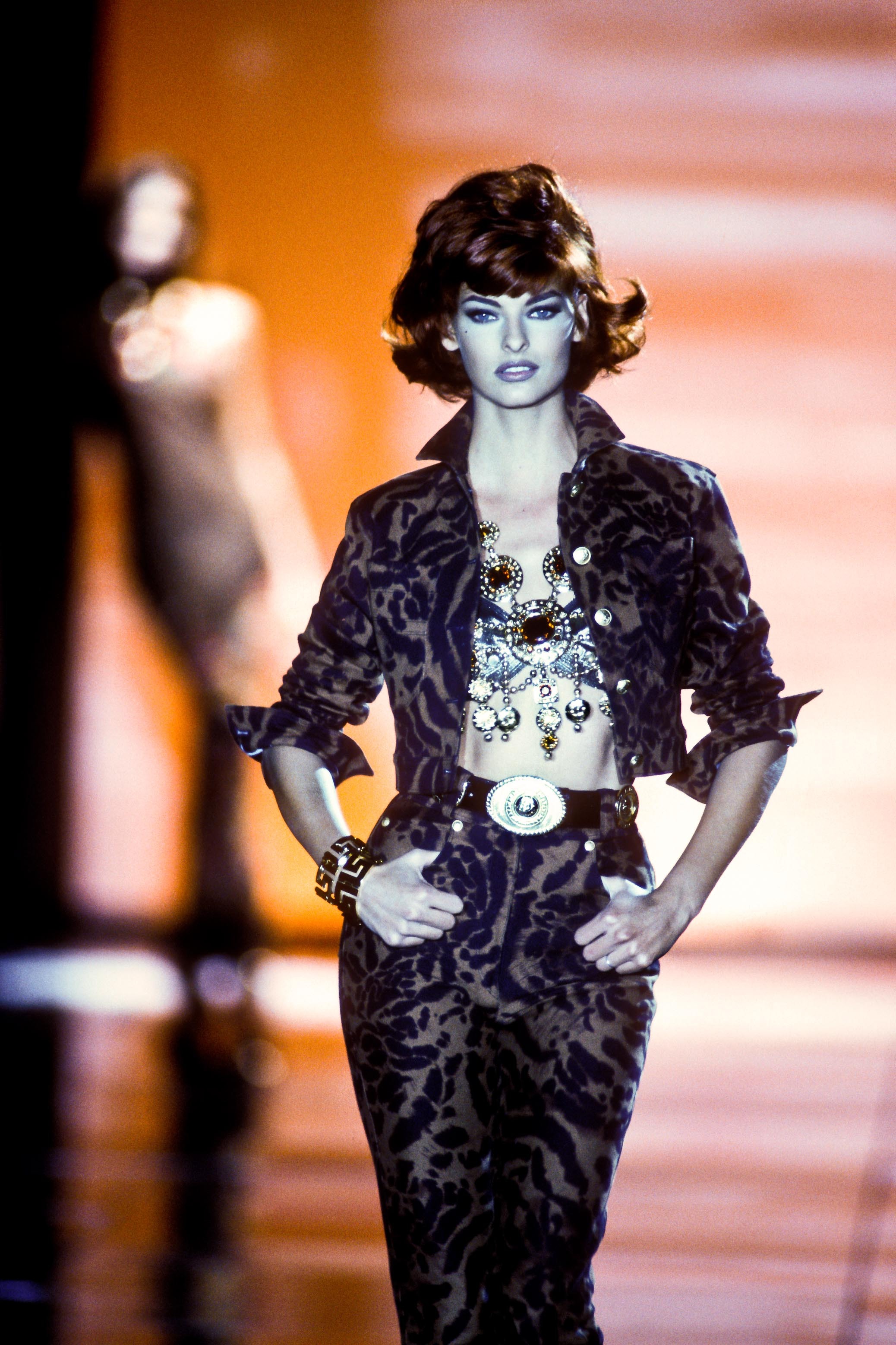 Linda Evangelista - CHANEL Runway Show RTW F/W 1987