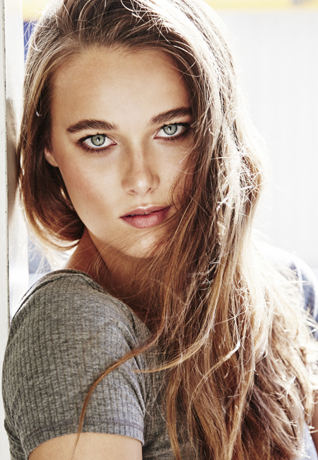 Tess Raviez2.jpg