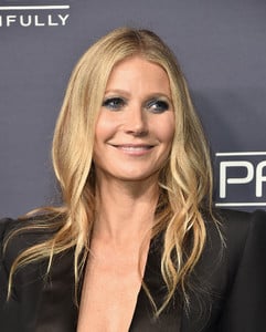 Gwyneth+Paltrow+2017+Baby2Baby+Gala+Arrivals+QgRkpjhmx_Tx.jpg