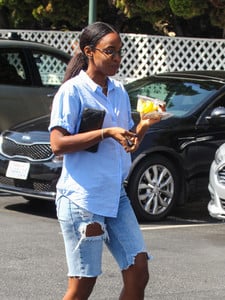 Kelly+Rowland+Kelly+Rowland+Keeps+Casual+MyfEdbcslobx.jpg