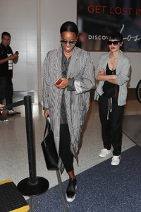 Kelly+Rowland+Kelly+Rowland+Seen+LAX+rMnIhNrQZHUx.jpg