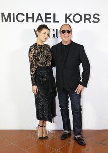 Kate+Hudson+Michael+Kors+Vogue+Japan+Celebrate+YA--eFi8Mfzx.jpg