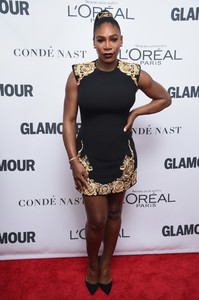 Serena+Williams+Glamour+Celebrates+2017+Women+0LGCJR_wbtlx.jpg