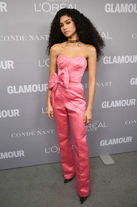 Zendaya+Coleman+Glamour+Celebrates+2017+Women+bN-Bnf251RJx.jpg