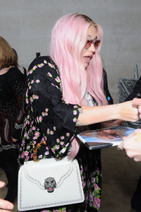  kesha151117BZNimage21.jpg