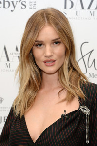 5a0dcf43eb307_RosieHuntingtonWhiteleyBazaarWorkSummitwJ8uSltWcPDx.thumb.jpg.b741ed7079b5c294ccb424f726e581c0.jpg