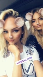 5a0f92e1693e4_CandiceSwanepoel-IGStories-17112017206.thumb.jpg.06b703a9d266a08be717ebaa5c889e34.jpg