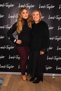 Jessie+James+Decker+Lord+Taylor+Unveils+2017+mzlOoIkExMqx.jpg