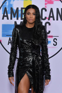 Ciara+2017+American+Music+Awards+Arrivals+P8_LatOfwn8x.jpg