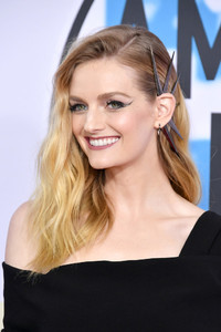 Lydia+Hearst+2017+American+Music+Awards+Arrivals+8nZ4fnOYudrx.jpg