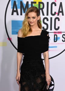 Lydia+Hearst+2017+American+Music+Awards+Arrivals+LVWGHxYNcljx.jpg