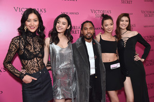 Xiao+Wen+2017+Victoria+Secret+Fashion+Show+KoiM5clDBkWx.jpg