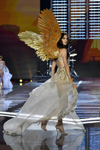 5a13806b5c327_BlancaPadilla2017VictoriaSecretFashionFhTR40Qa5fhx.thumb.jpg.235d64ed84bb03e174a2564e731aea71.jpg