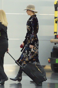   jlaw22117BZNimage6.jpg
