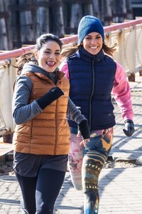 Jennifer-Lopez-and-Vanessa-Hudgens - On-the-set-of-Second-Act--03.jpg