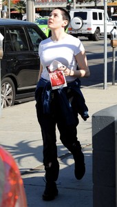 Rose-McGowan out-in-Los-Angeles--13.jpg