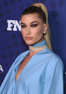 Hailey+Baldwin+31st+FN+Achievement+Awards+CWRUdak9-Yzx.jpg