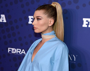 Hailey+Baldwin+31st+FN+Achievement+Awards+rsW6rTbpyvZx.jpg