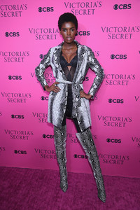 Amilna+Estevao+Victoria+Secret+Angels+Gather+bVCv7vUwVWUx.jpg