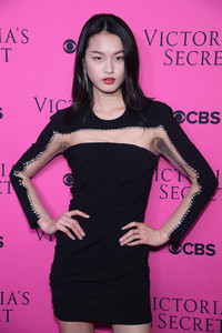 Xin+Xie+Victoria+Secret+Angels+Gather+Watch+9Yc0YWA7Al6x.jpg