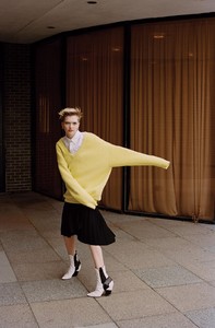 5a1f06911d887_WSJMagazineDecember20179.thumb.jpg.948593609d0bd83b9901f24858953fc4.jpg