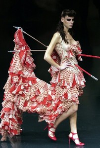 628a5bed6a88c08fb2f479addc8cde36--costumes--fashion-mode.thumb.jpg.350378d7859c72b98c87bfcf17421cf2.jpg